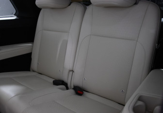 Подержанный автомобиль LiXiang L9 2023 года (10 фото)