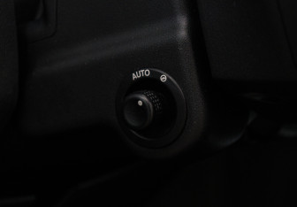 Подержанный автомобиль Land Rover Discovery 2010 года (17 фото)