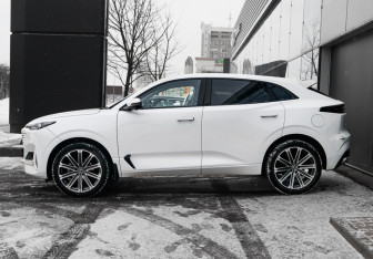 Подержанный автомобиль Changan UNI-K 2023 года (8 фото)