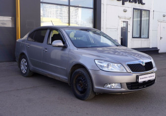 Подержанный автомобиль Skoda Octavia Liftback 2013 года (3 фото)