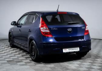 Подержанный автомобиль Hyundai i30 Hatchback 2010 года (7 фото)