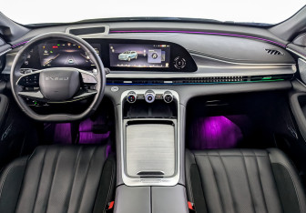 Подержанный автомобиль Exeed TXL 2023 года (14 фото)