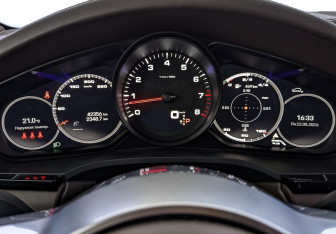 Подержанный автомобиль Porsche Cayenne 2023 года (16 фото)