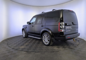 Подержанный автомобиль Land Rover Discovery 2016 года (7 фото)