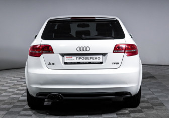 Подержанный автомобиль Audi A3 Hatchback 2012 года (3 фото)