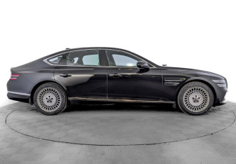 Подержанный автомобиль Genesis G80 2021 года (4 фото)
