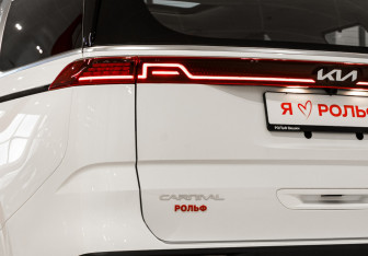 Новый Kia Carnival 2023 (12 фото)