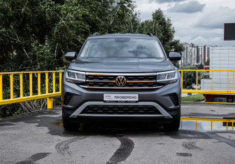 Подержанный автомобиль Volkswagen Teramont 2021 года (2 фото)