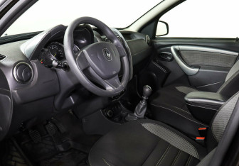 Подержанный автомобиль Renault Duster 2018 года (9 фото)