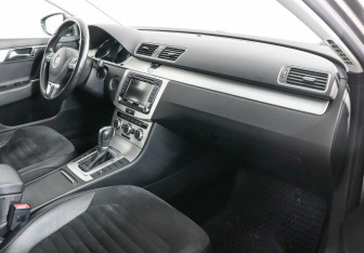 Подержанный автомобиль Volkswagen Passat Wagon 2012 года (5 фото)