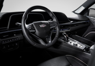 Подержанный автомобиль Cadillac Escalade Suv 2023 года (14 фото)