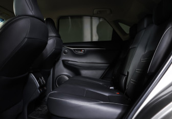 Подержанный автомобиль Lexus NX 2019 года (12 фото)