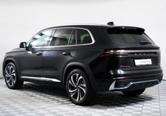 Подержанный автомобиль Geely Monjaro 2023 года (7 фото)