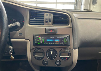 Подержанный автомобиль Nissan Primera Wagon 2001 года (16 фото)