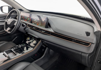 Подержанный автомобиль Exeed LX 2022 года (11 фото)