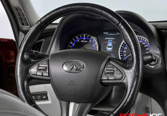 Подержанный автомобиль Infiniti Q50 2015 года (14 фото)