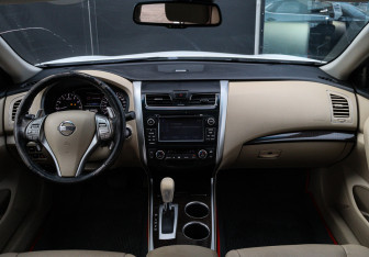 Подержанный автомобиль Nissan Teana 2014 года (9 фото)