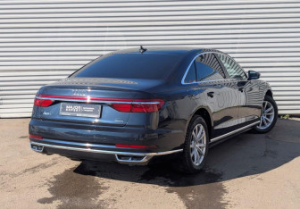 Подержанный автомобиль Audi A8 2020 года (5 фото)