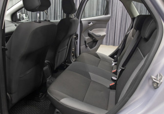 Подержанный автомобиль Ford Focus Hatchback 2012 года (12 фото)