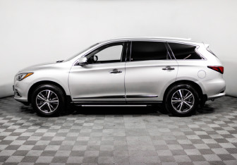 Подержанный автомобиль Infiniti QX60 2019 года (8 фото)