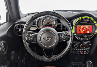 Подержанный автомобиль MINI Hatch 2021 года (21 фото)