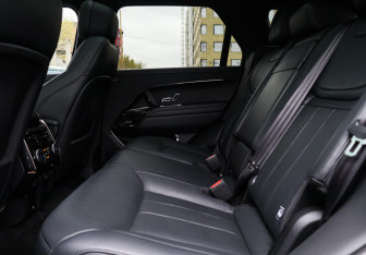 Подержанный автомобиль Land Rover Range Rover Sport 2022 года (8 фото)