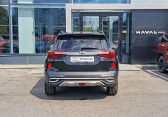 Подержанный автомобиль Kia Seltos 2020 года (6 фото)