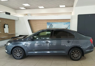 Подержанный автомобиль Skoda Rapid Liftback 2016 года (8 фото)