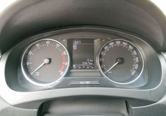 Подержанный автомобиль Skoda Rapid Liftback 2015 года (13 фото)