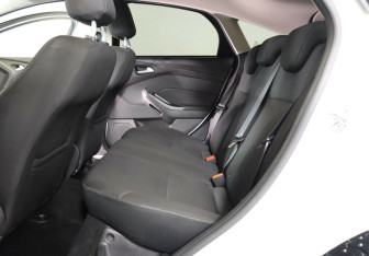 Подержанный автомобиль Ford Focus Hatchback 2018 года (12 фото)