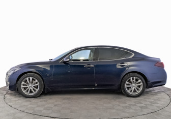 Подержанный автомобиль Infiniti Q70 2015 года (8 фото)