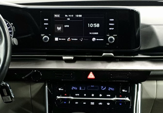 Подержанный автомобиль Kia Carnival 2021 года (14 фото)