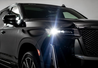 Подержанный автомобиль Cadillac Escalade Suv 2023 года (32 фото)