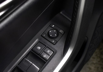 Подержанный автомобиль Toyota RAV4 2021 года (19 фото)