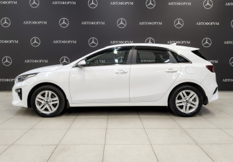 Подержанный автомобиль Kia Ceed Hatchback 2019 года (8 фото)