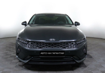 Подержанный автомобиль Kia K5 2021 года (2 фото)