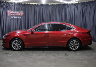 Подержанный автомобиль Hyundai Sonata 2019 года (8 фото)