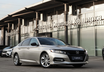 Подержанный автомобиль Honda Accord Sedan 2019 года (19 фото)
