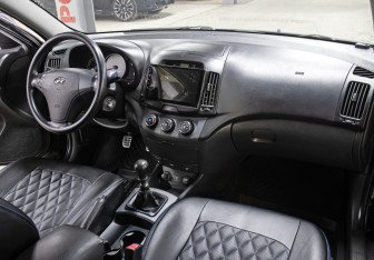 Подержанный автомобиль Hyundai Elantra Sedan 2008 года (11 фото)