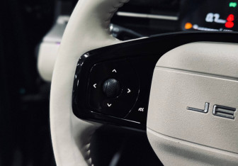 Подержанный автомобиль Jetour Dashing 2023 года (14 фото)