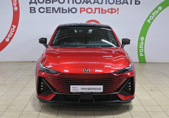 Подержанный автомобиль Changan UNI-V 2024 года (2 фото)