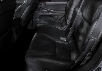 Подержанный автомобиль Lexus LX 2008 года (10 фото)