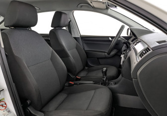 Подержанный автомобиль Skoda Rapid Liftback 2019 года (24 фото)