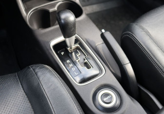 Подержанный автомобиль Mitsubishi Outlander 2012 года (18 фото)
