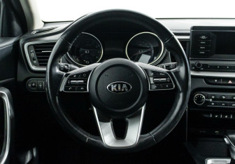 Подержанный автомобиль Kia Ceed Hatchback 2021 года (14 фото)