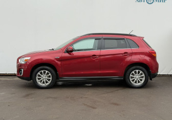 Подержанный автомобиль Mitsubishi ASX 2014 года (8 фото)