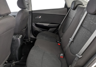 Подержанный автомобиль Kia Rio Sedan 2017 года (18 фото)