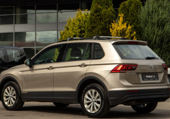 Подержанный автомобиль Volkswagen Tiguan 2017 года (21 фото)