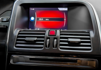 Подержанный автомобиль Volvo XC60 2017 года (15 фото)