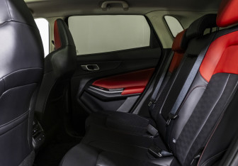 Подержанный автомобиль Changan UNI-S 2024 года (13 фото)